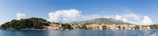 Het beboste schiereiland Rat bij Cavtat Het beboste schiereiland Rat bij Cavtat