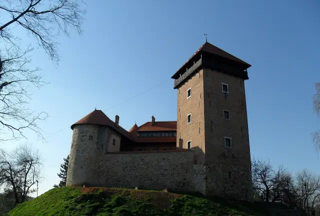 Kasteel Dubovac boven Karlovac