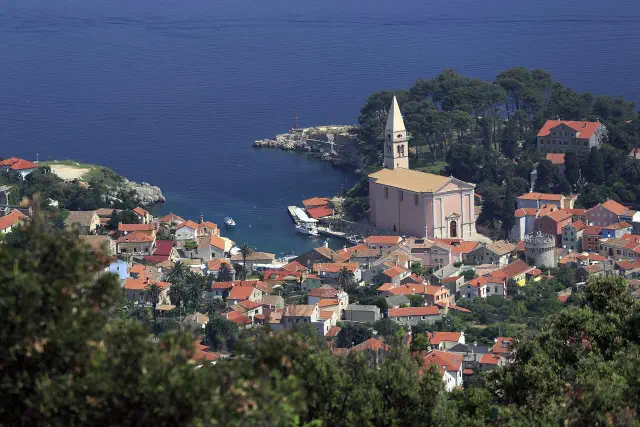 Het sfeervolle dorp Veli Lošinj bij Mali Lošinj