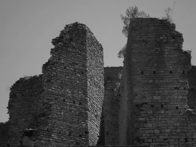 Restanten van het Romeinse paleis in Polace op Mljet
