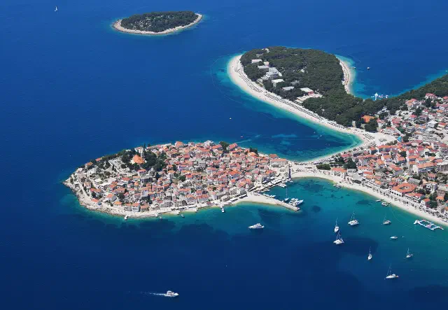 Header afbeelding van Primošten in Kroatië Header afbeelding van Primošten in Kroatië